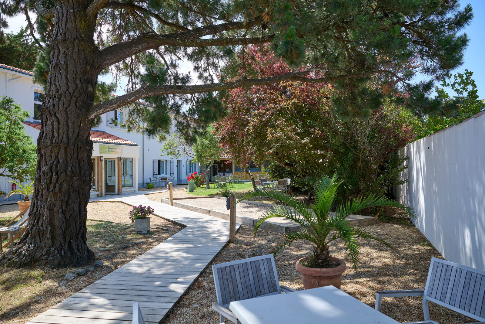 Profitez du parc ombragé de la Maison Esperanza sur l'Ile de Noirmoutier en Vendée